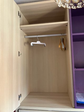 Cama abatible con armarios y escritorio
