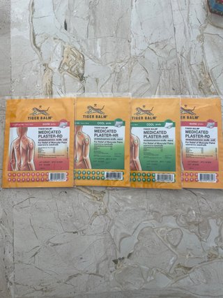 Lote productos tailandeses: bálsamo, aceite, parch