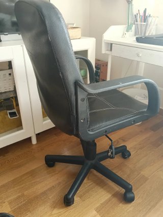 Silla de escritorio polipiel negra
