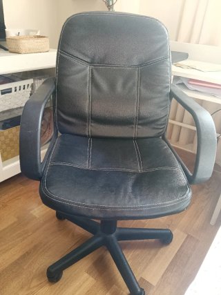Silla de escritorio polipiel negra