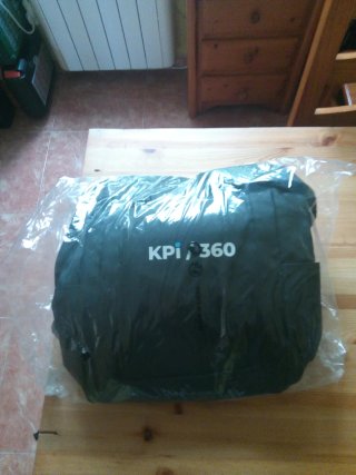 Mochila negra impermeable