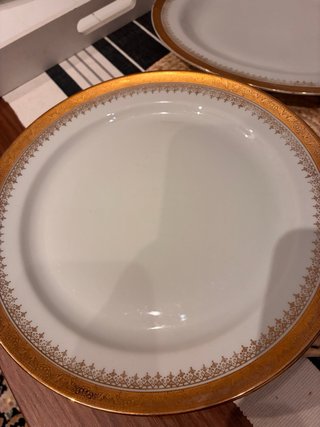 8 Platos y 2 Fuentes Limoges Dorados