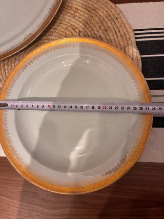 8 Platos y 2 Fuentes Limoges Dorados