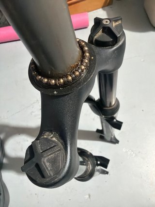 Suspensión Delantera Manitou Axel 26”