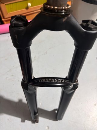 Suspensión Delantera Manitou Axel 26”