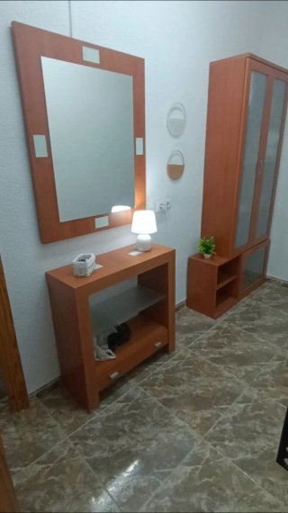 Se alquila habitación-salón en el centro de Guadix