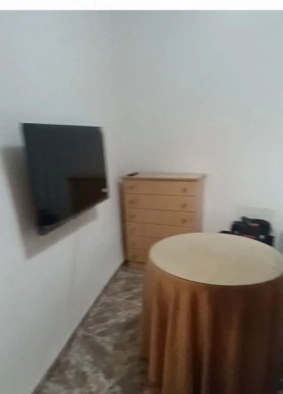 Se alquila habitación-salón en el centro de Guadix