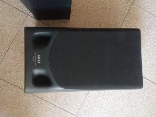 Altavoces Akai Negros