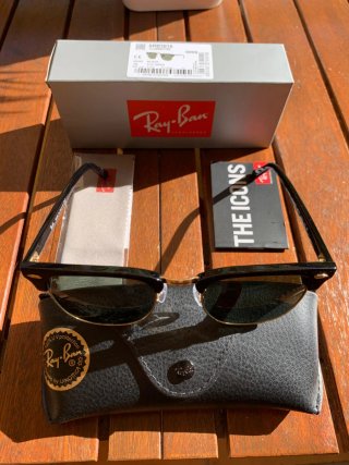 Gafas de Sol Ray-Ban Clubmaster Negras y Doradas