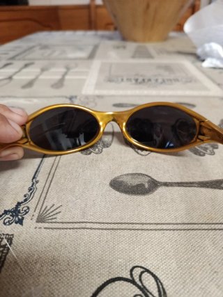 Gafas Oakley Vintage Doradas y Negras