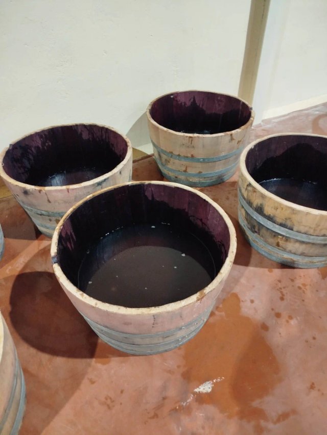 Media barrica, barril, cuba de madera