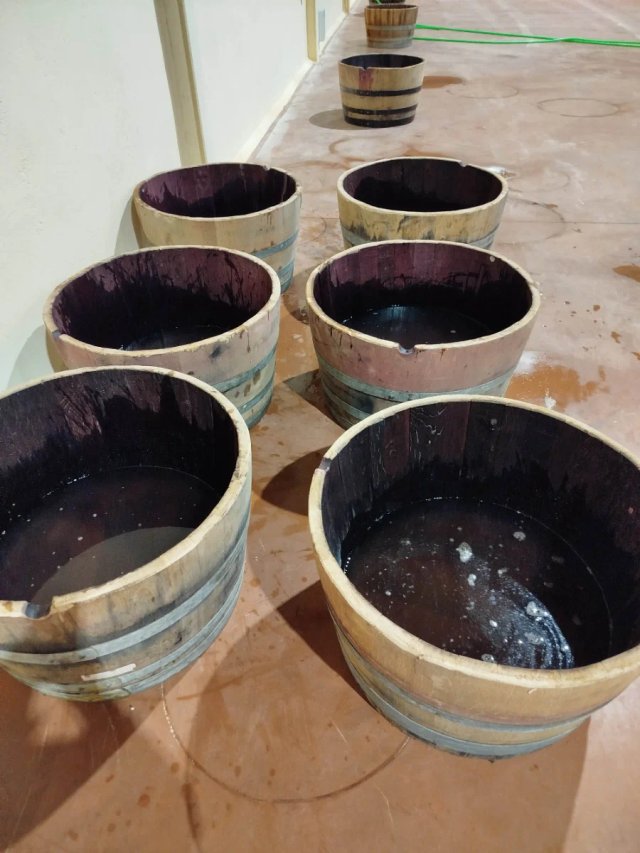 Media barrica, barril, cuba de madera