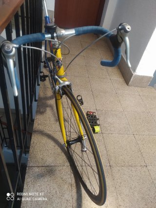 Bicicleta carretera Zeus + accesorios