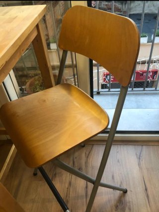 Conjunto mesa alta y sillas
