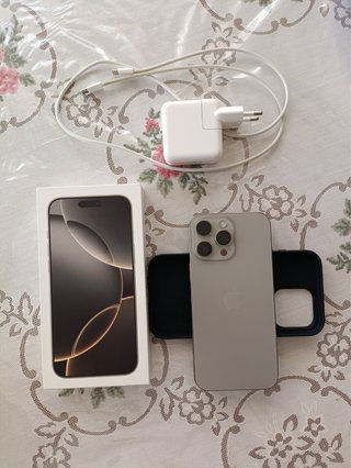 iPhone 16 Pro Max