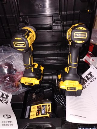 Dewalt 18V Taladro y Atornillador 5Ah