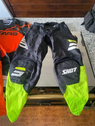 Equipación Motocross SHOT Negra y Naranja