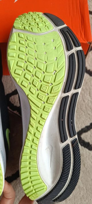 Nike Air Zoom Pegasus 37 Negro/Verde