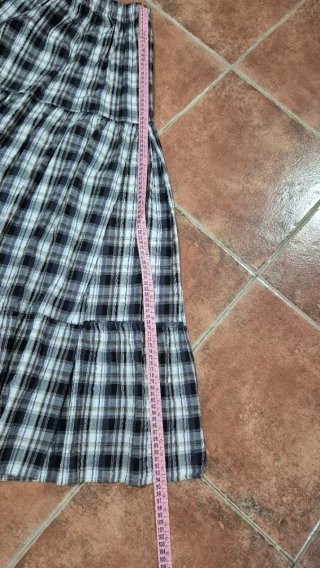 Falda larga de vuelo a cuadros de Bershka