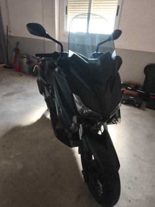 Yamaha XMAX Iron Max 125 Negra/gris