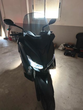 Yamaha XMAX Iron Max 125 Negra/gris