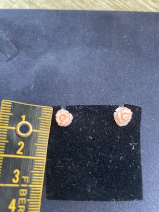 Orecchini a forma di rosa