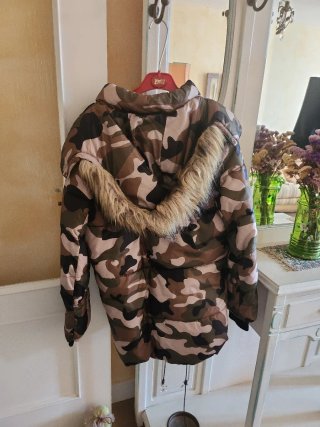 Chaqueta acolchada camuflaje mujer