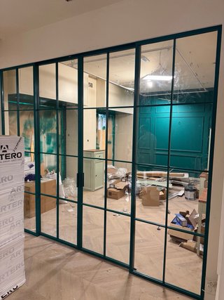 Fabricación de puertas corredera cristal y metal