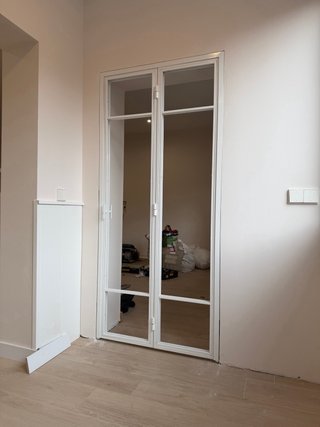 Fabricación de puertas corredera cristal y metal