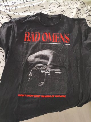 Camiseta Bad Omens Negra