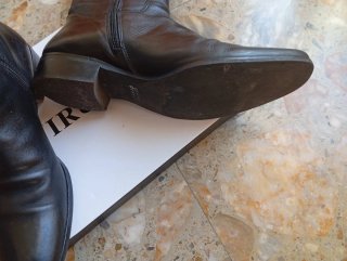 Botas de piel negra caña ancha,hay que poner suela