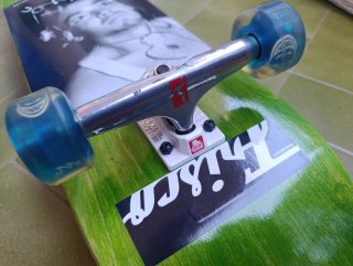 Skate profesional Kyron Davis