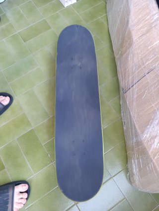 Skate profesional Kyron Davis