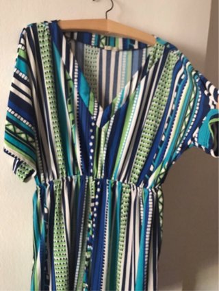 Vestido playero estampado azul y verde