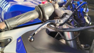 Moto Yamaha R6 Azul Deportiva