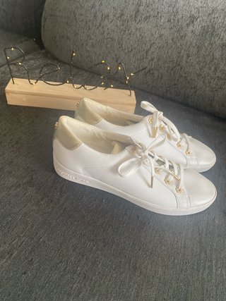Zapatillas Michael Kors Blancas y Doradas no envio
