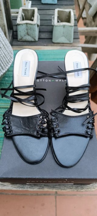 Sandalias Pell Tolrà Piel Negra Tira Anudada T.37