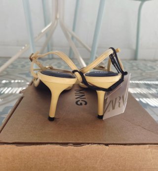 Sandalias tacón medio Zara amarillo pastel T40
