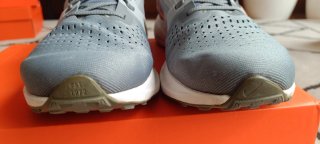 Zapatillas Nike Air Zoom Vomero 15 Gris Naranja