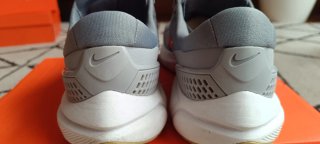 Zapatillas Nike Air Zoom Vomero 15 Gris Naranja