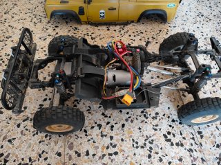 AXIAL DEFENDER 1/10 RC Coche Todoterreno.