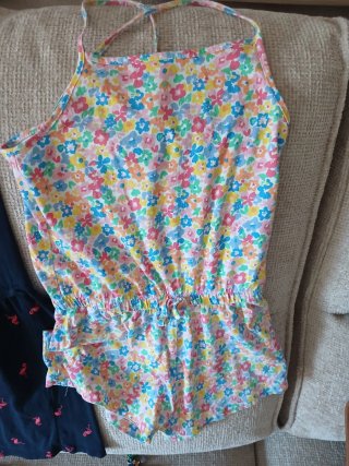 Lote 2 vestidos + mono niña. Talla 7-8 años.