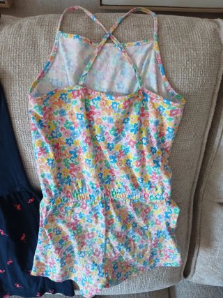 Lote 2 vestidos + mono niña. Talla 7-8 años.