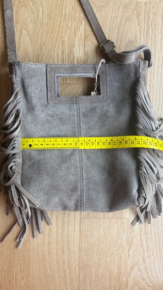 Bolso bandolera ante flecos laterales “VAS”