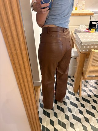 Pantalones efecto piel Bad Habits marrones