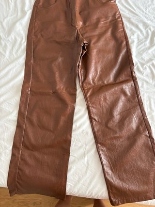 Pantalones efecto piel Bad Habits marrones