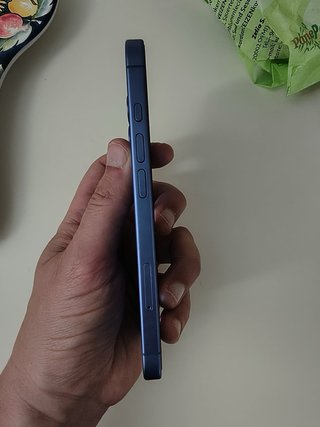iPhone 16 Apple