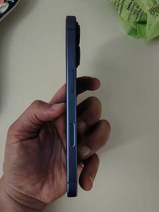 iPhone 16 Apple
