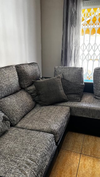 Sofá modular gris y negro