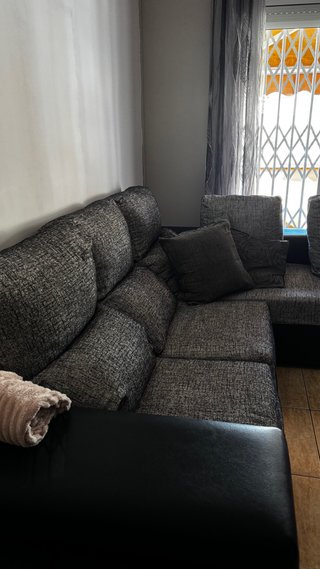 Sofá modular gris y negro